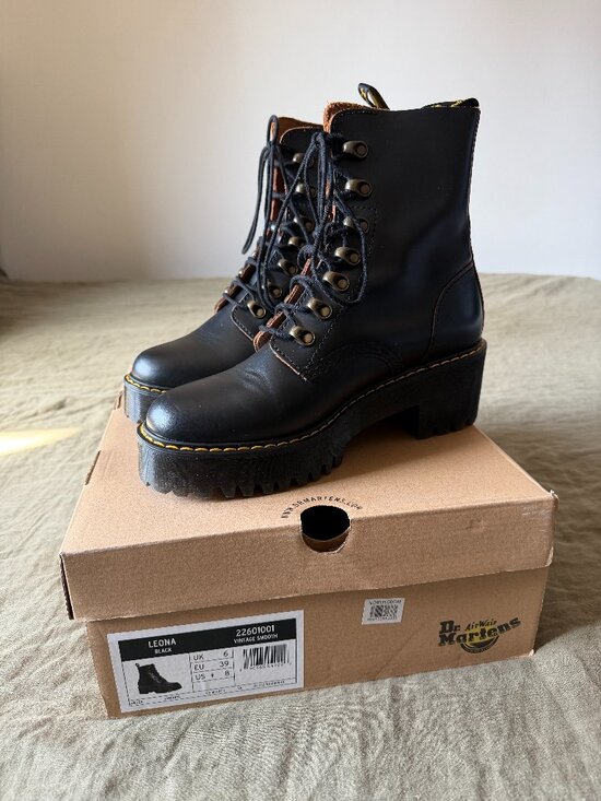 Dr. Martens Shoes - Dr. Martens Women's Leona Black Vintage Smooth Leather Heeled Boots Size 8